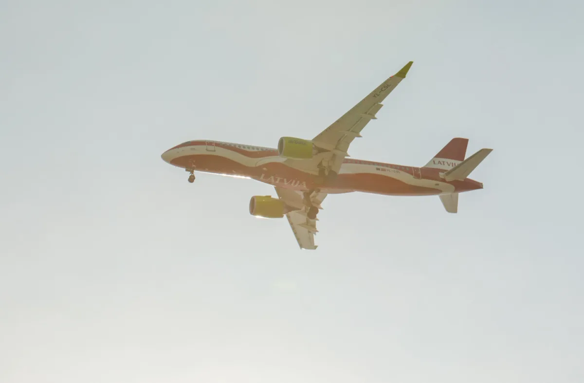 airBaltic obligacionāri lems par līdz 257 miljonu eiro starpfinansējumu ar 25% likmi
